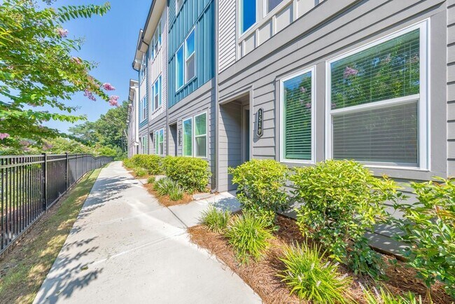 1519 Layton Ln NW in Atlanta, GA - Building Photo - Building Photo