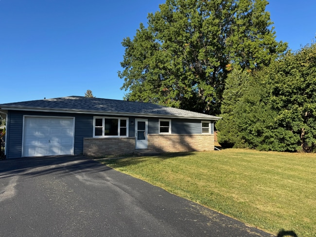 property at 1415 Hackberry Ln