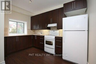 7 Harvard Ave in Toronto, ON - Building Photo - Building Photo