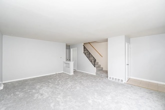 9543 Sumac Rd in Des Plaines, IL - Building Photo - Building Photo