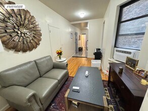 309 W 47th St in New York, NY - Building Photo - Building Photo