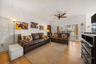 3019 Alcazar Pl, Unit 107 in Palm Beach Gardens, FL - Building Photo