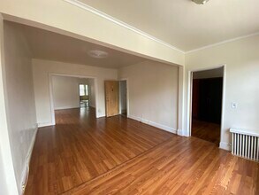 172 W 49th St in Bayonne, NJ - Building Photo - Building Photo