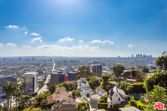 1408 Miller Dr in Los Angeles, CA - Building Photo - Building Photo