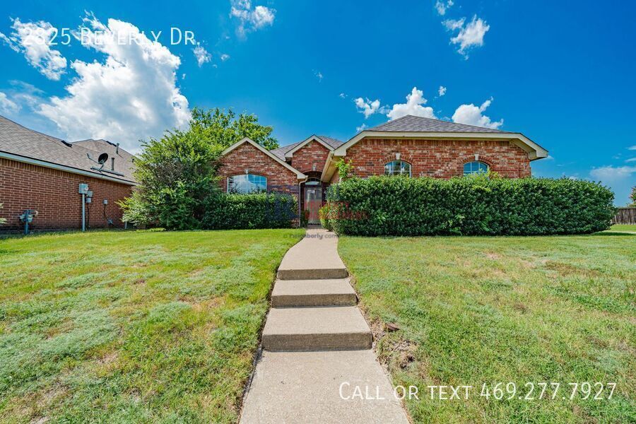 2825 Beverly Dr in Rockwall, TX - Building Photo
