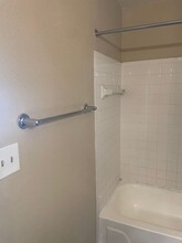 5501 Rosebriar Way, Unit B201 in Orlando, FL - Building Photo - Building Photo