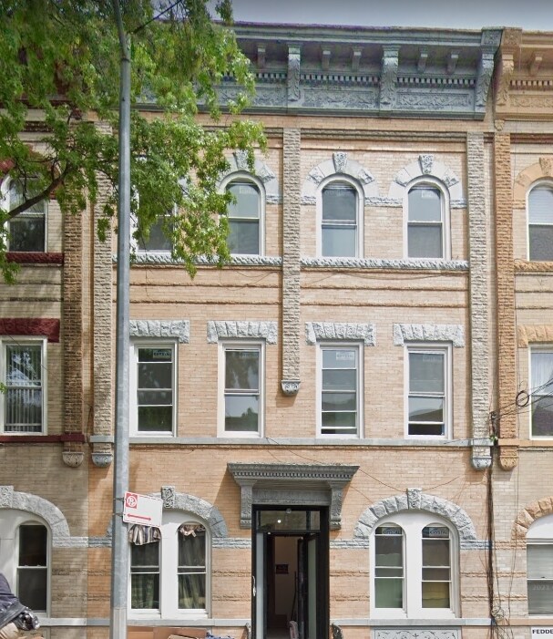 236 Kingsland Ave in Brooklyn, NY - Foto de edificio