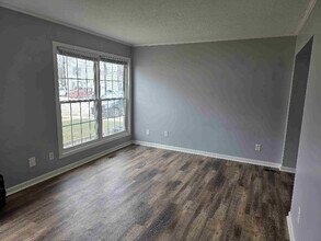 1344 Hibbard Dr in Stow, OH - Building Photo - Building Photo