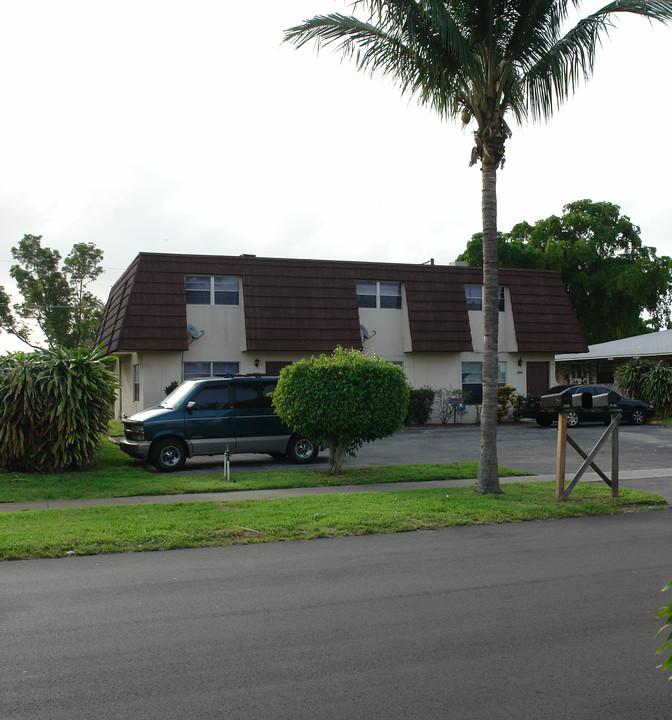 1910 NW 58th Ter in Fort Lauderdale, FL - Building Photo