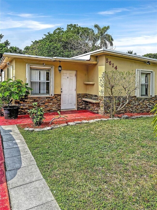 5614 Taylor St in Hollywood, FL - Building Photo - Building Photo