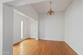 316 Thunderbird Dr in El Paso, TX - Building Photo - Building Photo