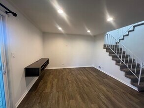 2023 Raleigh Pl in Hoffman Estates, IL - Building Photo - Building Photo