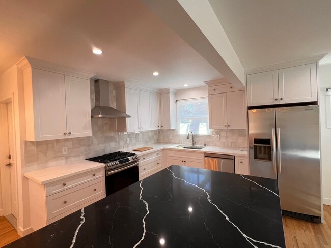 6641 Glade Ave, Unit 6641 Glade Ave. in Woodland Hills, CA - Foto de edificio - Building Photo