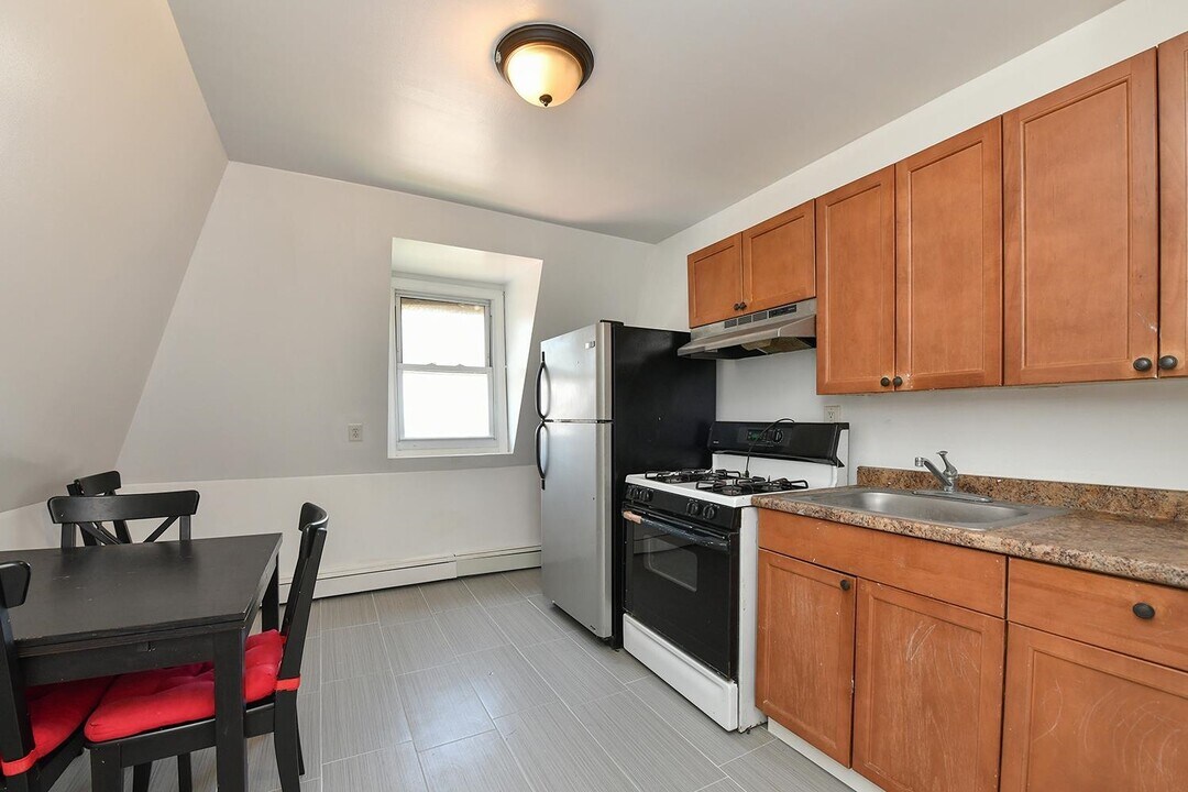 3709 John F. Kennedy Blvd in Jersey City, NJ - Building Photo