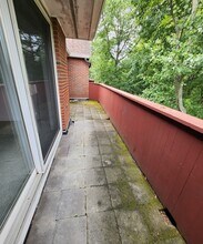 100 Rosemary Way in Needham, MA - Building Photo - Building Photo