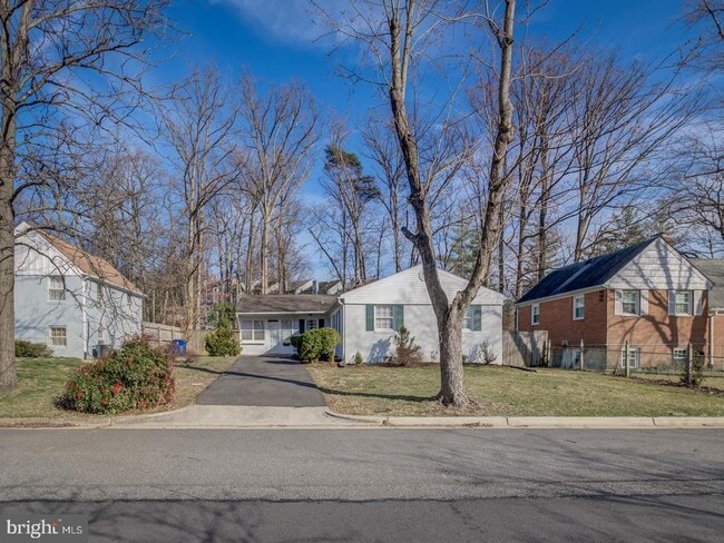 31 Fort Williams Pkwy in Alexandria, VA - Building Photo - Building Photo
