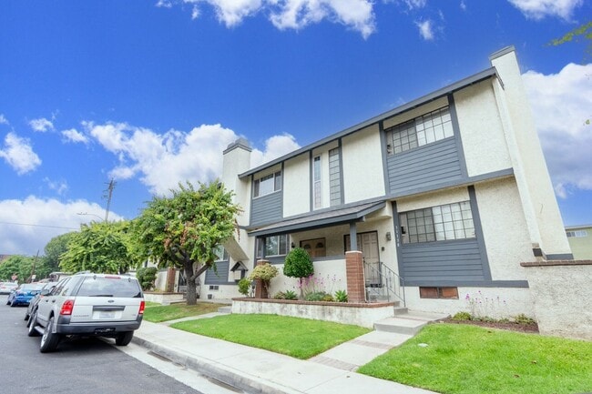 11136 Maple St in Los Alamitos, CA - Building Photo - Building Photo