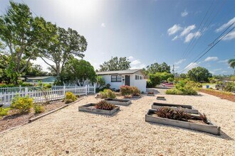 3394 74th Ave N in St. Petersburg, FL - Building Photo - Building Photo