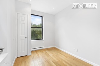 350 Manhattan Ave-Unit -1C in New York, NY - Building Photo - Building Photo