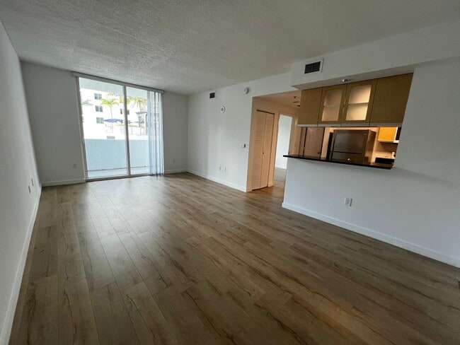 213 NE 27th St, Unit A1 in Miami, FL - Foto de edificio - Building Photo