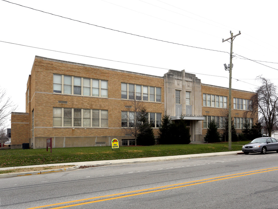 Pearson Place in Shelbyville, IN - Building Photo