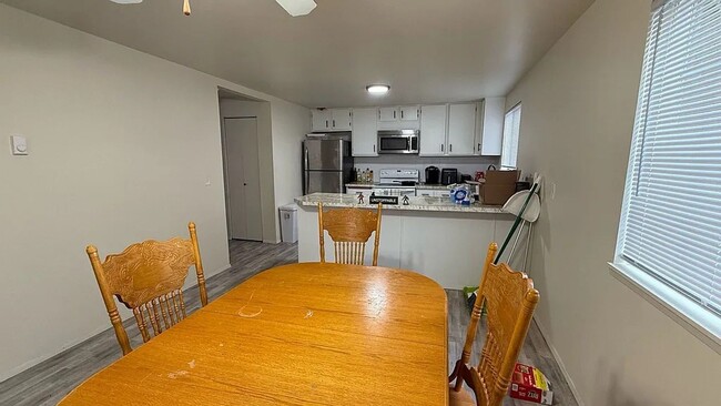 2719 S 125th St in Seattle, WA - Foto de edificio - Building Photo