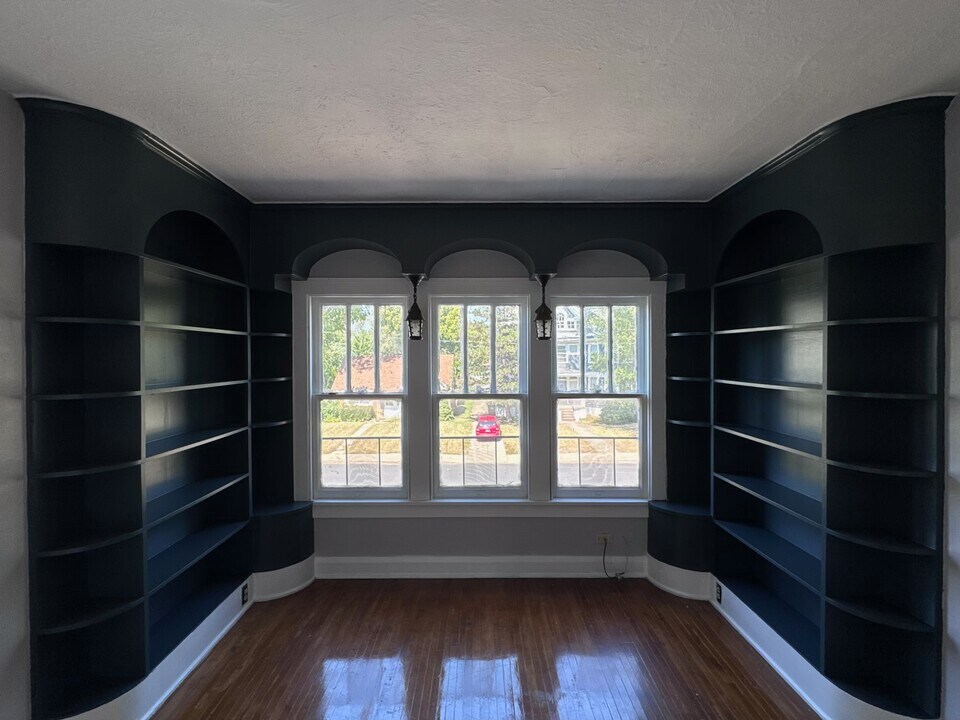 1808 W Bradley Ave in Peoria, IL - Building Photo