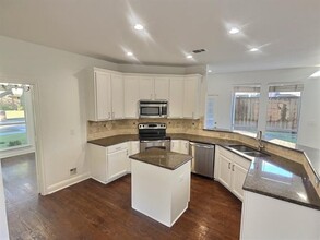 4824 Frost Hollow Dr in Plano, TX - Foto de edificio - Building Photo