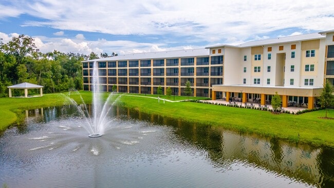 Saunders Lakefront Living in Mount Dora, FL - Foto de edificio - Building Photo