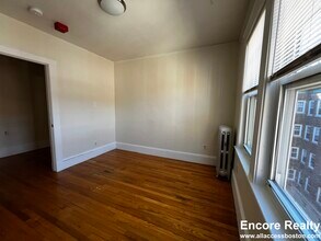155 Summer St, Unit 12AR in Somerville, MA - Building Photo - Building Photo