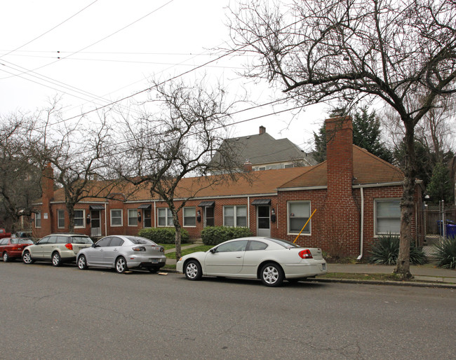 322-342 NW 22nd Ave in Portland, OR - Foto de edificio - Building Photo