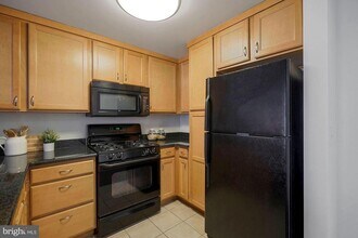 355 I St SW in Washington, DC - Building Photo - Building Photo