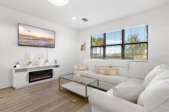 16235 Pine Mist Dr in Lakewood Ranch, FL - Building Photo - Building Photo