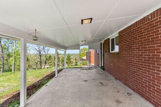 1426 Magnolia Dr in Pittsburgh, PA - Building Photo - Building Photo