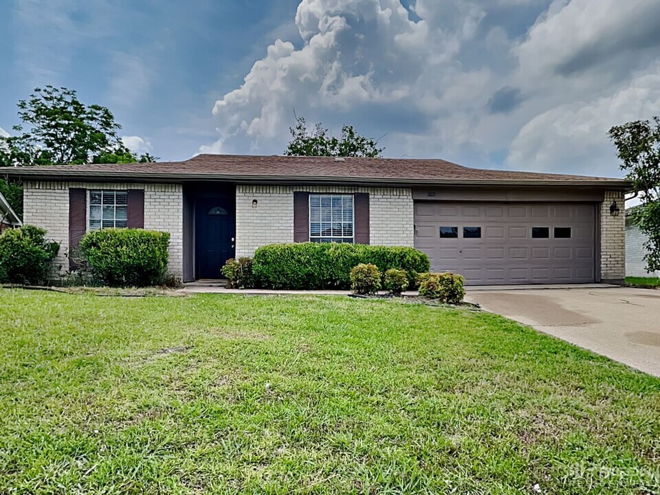 1612 Chapman Dr in Mesquite, TX - Building Photo