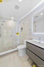 535 Newbury St, Unit #6 in Boston, MA - Foto de edificio - Building Photo