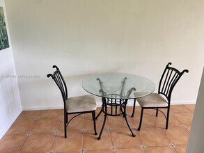 8 Fanshaw Dr in Boca Raton, FL - Building Photo - Building Photo