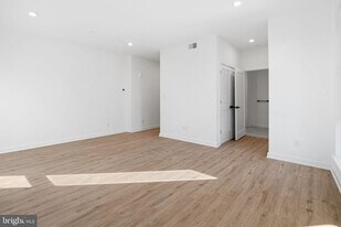 701-7 Cecil B. Moore Ave in Philadelphia, PA - Building Photo