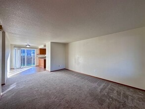 1136 SW Fox Ct in Troutdale, OR - Building Photo - Building Photo