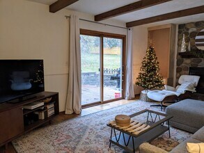 2142 Kensington Dr in Waukesha, WI - Building Photo - Building Photo