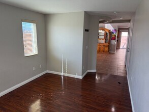 5122 Tioga Pass Ave in Las Vegas, NV - Building Photo - Building Photo