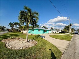 4342 Pompano Ln in Palmetto, FL - Building Photo