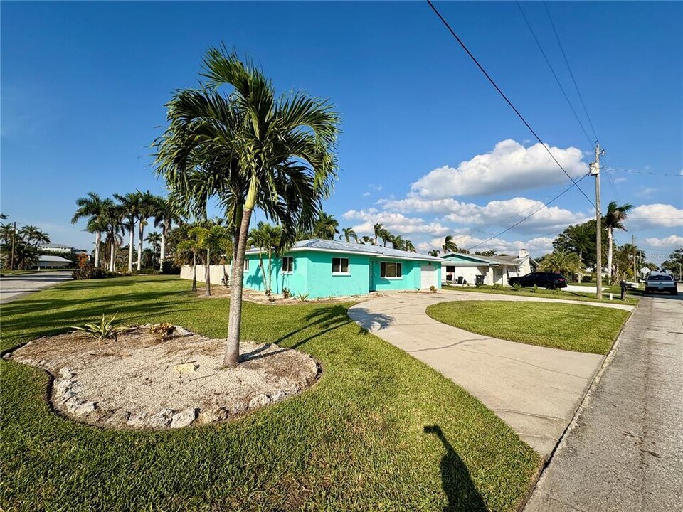 4342 Pompano Ln in Palmetto, FL - Building Photo