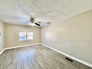 10720 Le Jean Dr in Midwest City, OK - Building Photo - Building Photo