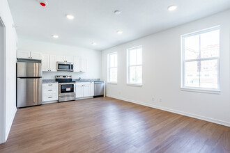 2nd Avenue Rowhomes in Fort Dodge, IA - Building Photo - Interior Photo