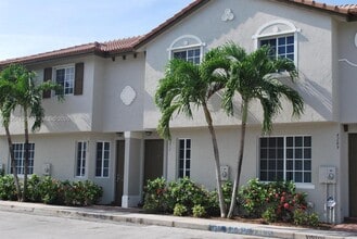 4211 Napoli Lake Dr in West Palm Beach, FL - Building Photo - Building Photo