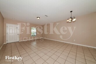 15825 Fishhawk Falls Dr in Fish Hawk, FL - Building Photo - Building Photo