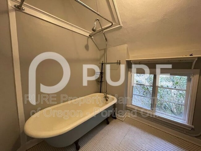 property at 3104 SE Morrison St