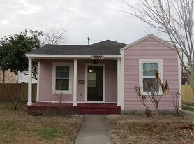 5311 O Ave in Galveston, TX - Building Photo