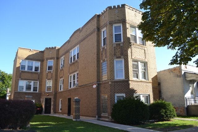 property at 4336 W Walton St